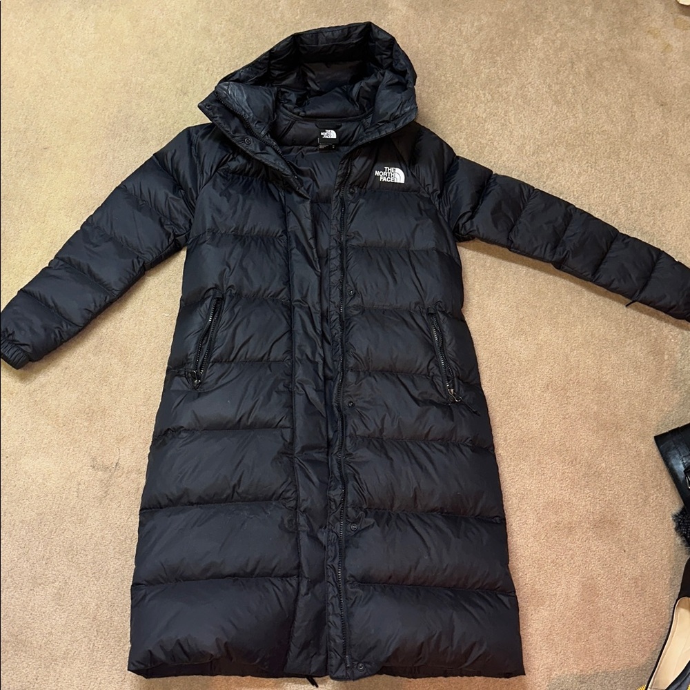 The North Face Women's Long Black Puffer Jacket - Picture 5 of 12